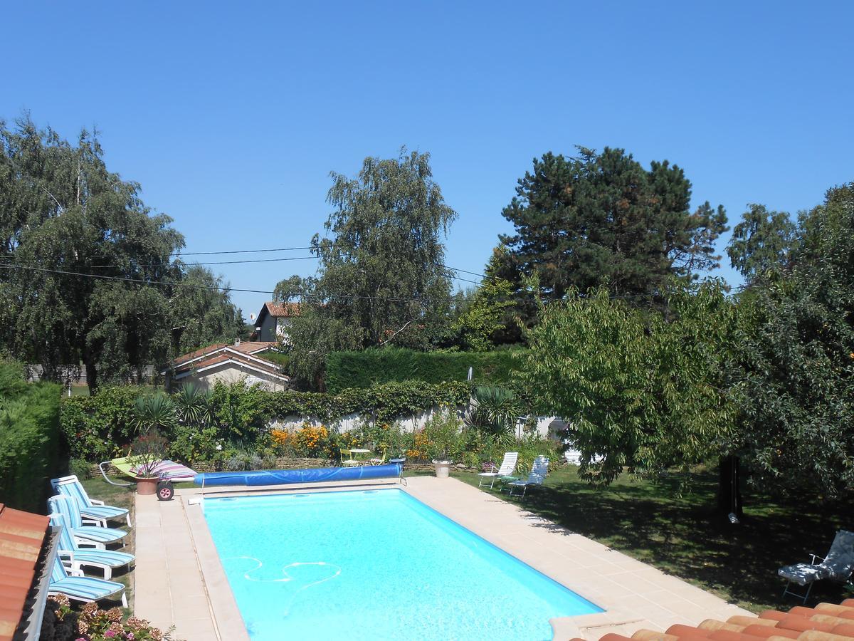 مبيت وإفطار Civrieux Le Relais Du Grand Logis المظهر الخارجي الصورة