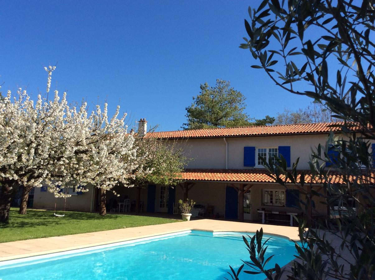 مبيت وإفطار Civrieux Le Relais Du Grand Logis المظهر الخارجي الصورة