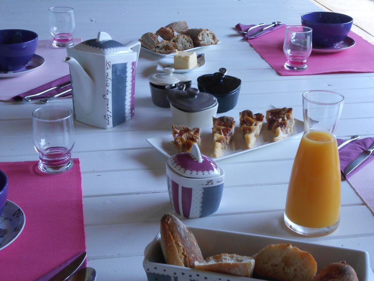 مبيت وإفطار Civrieux Le Relais Du Grand Logis المظهر الخارجي الصورة